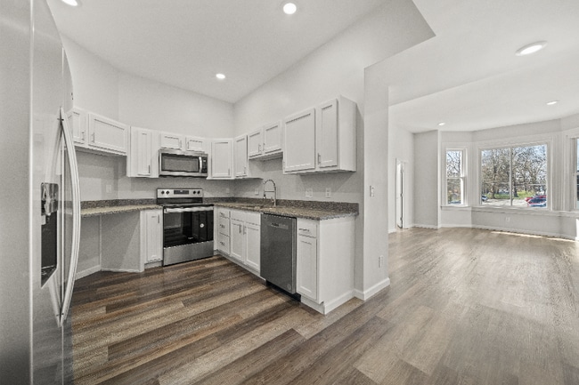 Photo - 890 Clinton Springs Ave Unidad 1