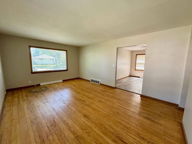5905 N 66th St Unit 66th Lower