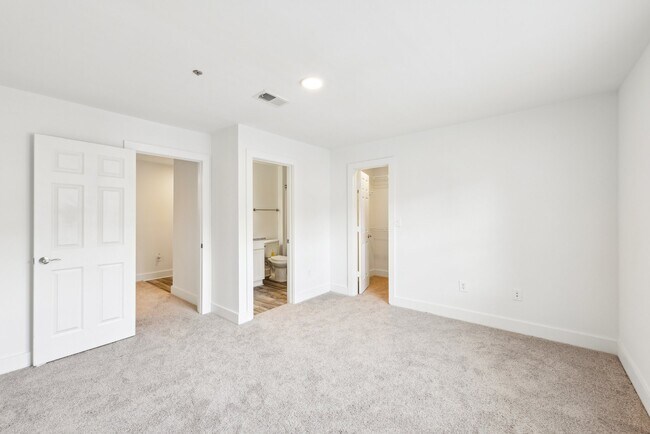 Photo - Wesley St. Claire Apartments at Lawrenceville