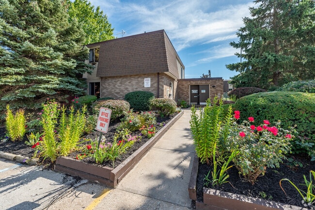 Leasing Office - Pinebrook Tower Apartments