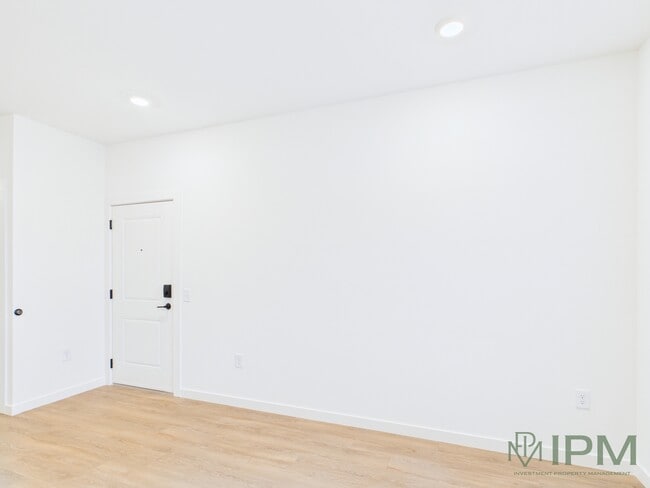 Photo - Fairway Flats