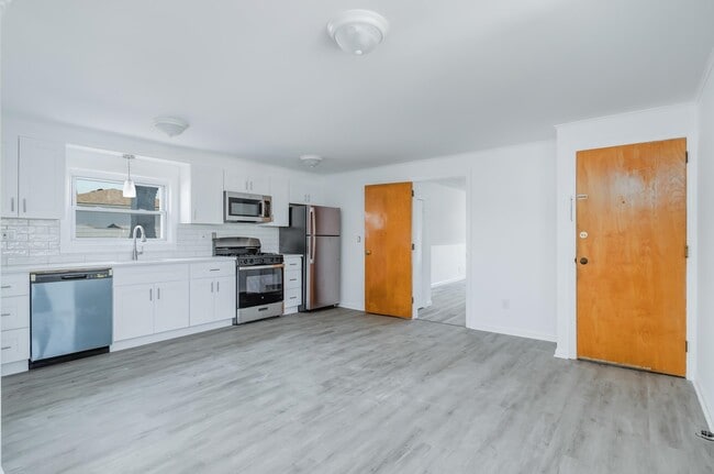 Building Photo - 33 E 42nd St Unit 4 Rental