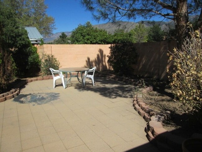 Photo - Nice 3 bedroom 2 bath located in Northeast Foothills on Cul De Sac St.