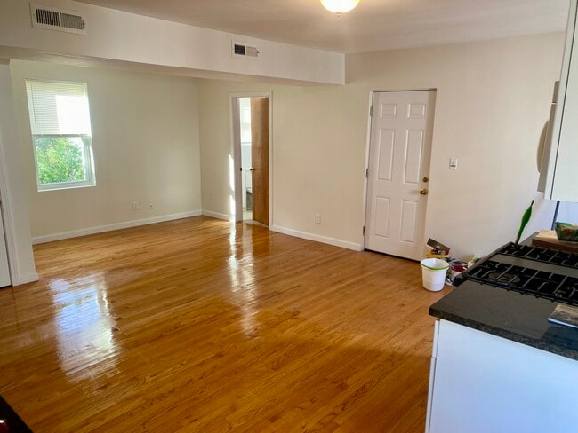 Photo - 123 Thorndike St Unit #2L