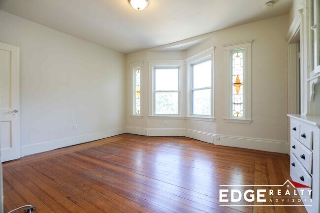 Photo - 548 Washington St Unit 3