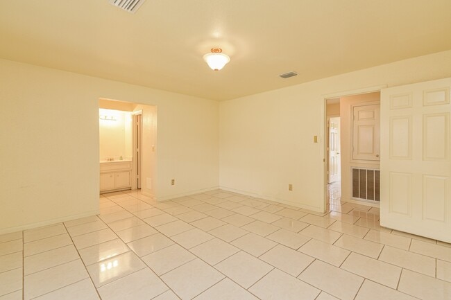 Photo - 3803 Lochmire Ln