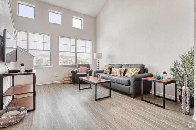 4BR, 4BA - 1431 SF