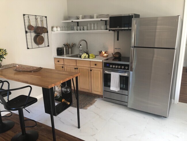 Building Photo - 619 SW 14th Ave Unit 2 Rental