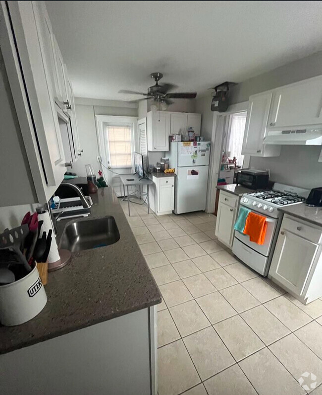 Building Photo - 111 Jersey St Rental