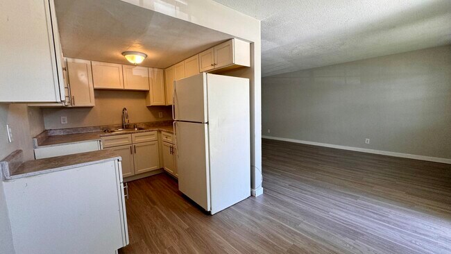 Photo - 141 NE 6th Ave