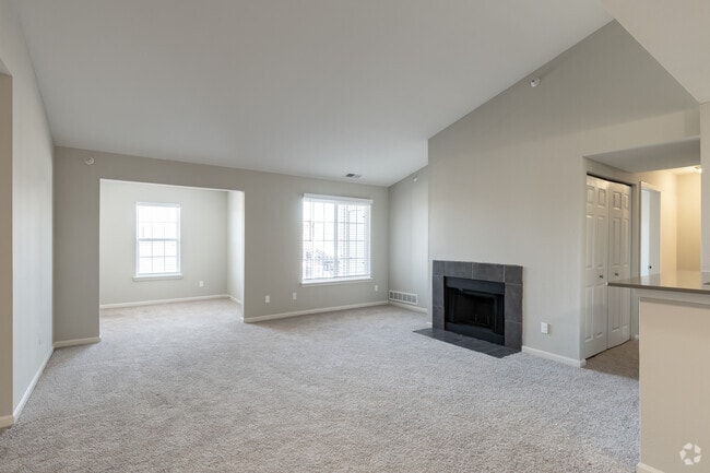1BR, 1BA - 900SF - Arbor - Living Room