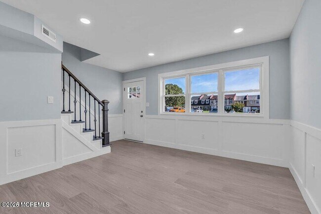 Photo - 131 Briar Mills Dr