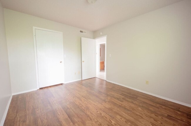 Photo - Arbors Apartments