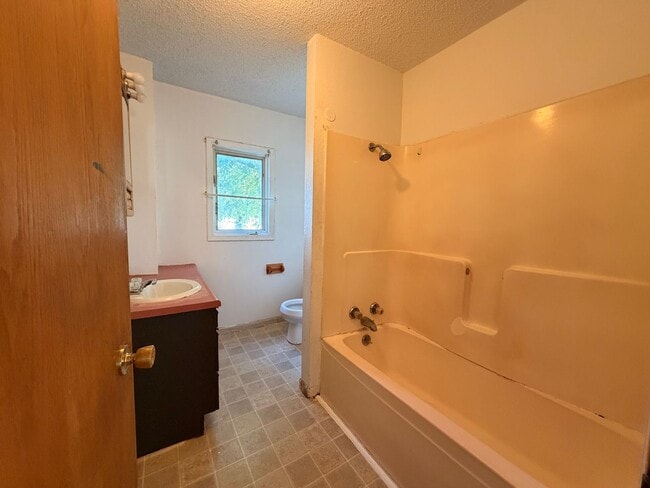 Photo - 3 Bedroom House $895