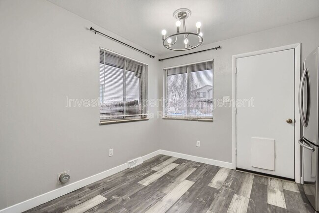 Photo - 401 W Bates Ave