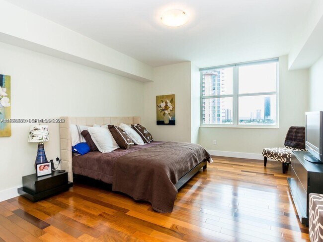 Photo - 3330 NE 190th St Unidad 1412