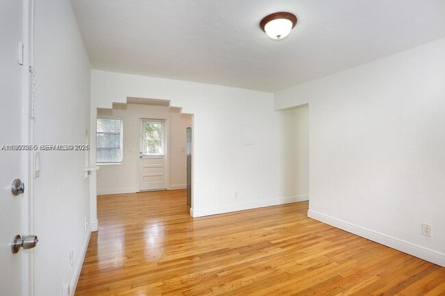 Building Photo - 23 Phoenetia Ave Unit 1