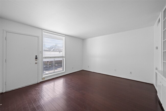 Building Photo - 5123 Del Monte Dr Unit True