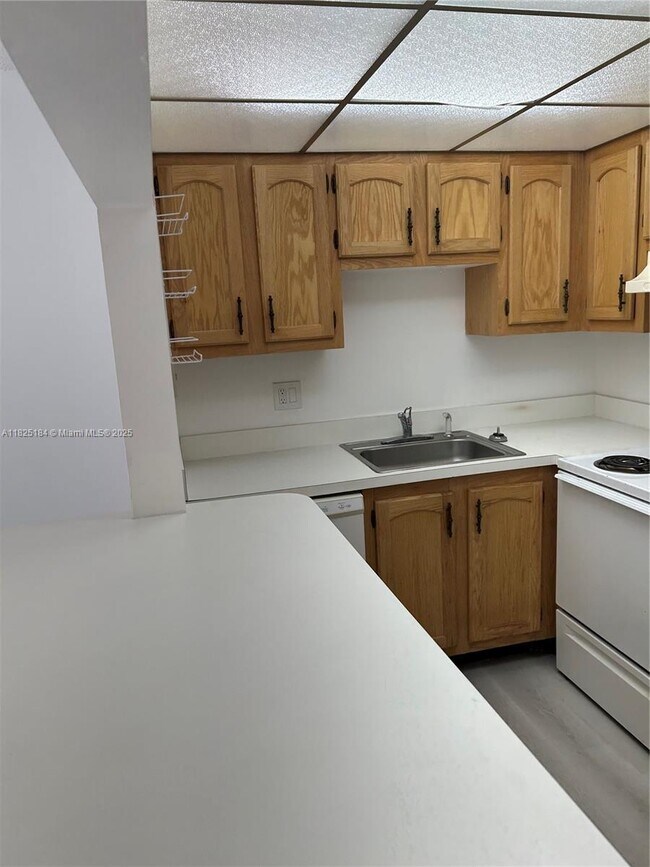 Photo - 4154 Inverrary Dr Unit 205