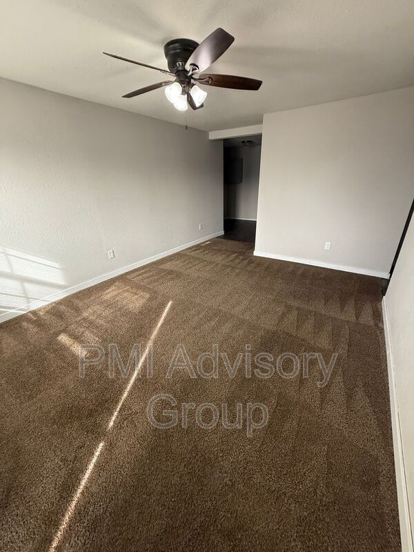 Photo - 544 SE Colfax Pl