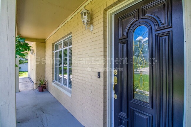 Photo - 1868 Lake Spier Dr