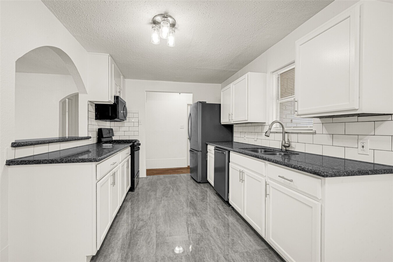 Photo - 506 Edgebrook Dr