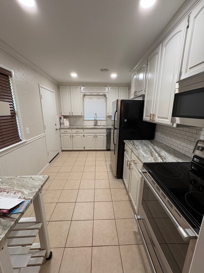 Photo - 220 Tullahoma Dr