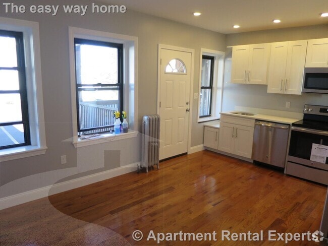 Building Photo - 41 Ivaloo St Unit #3 Rental