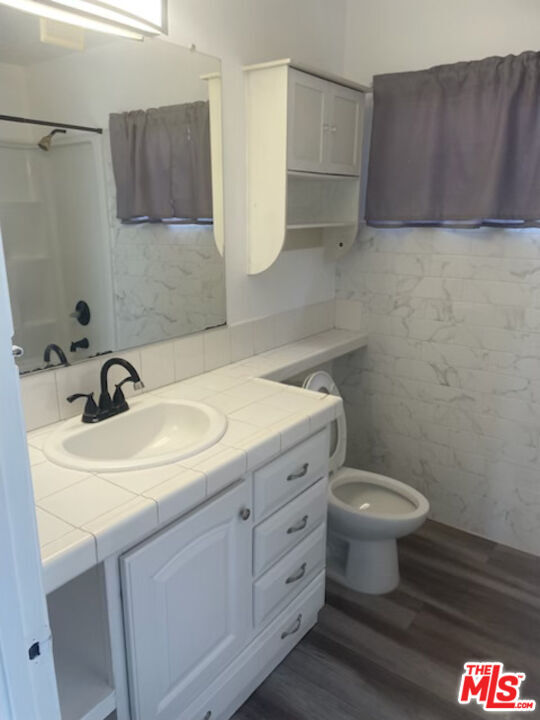 Photo - 7634 Milwood Ave