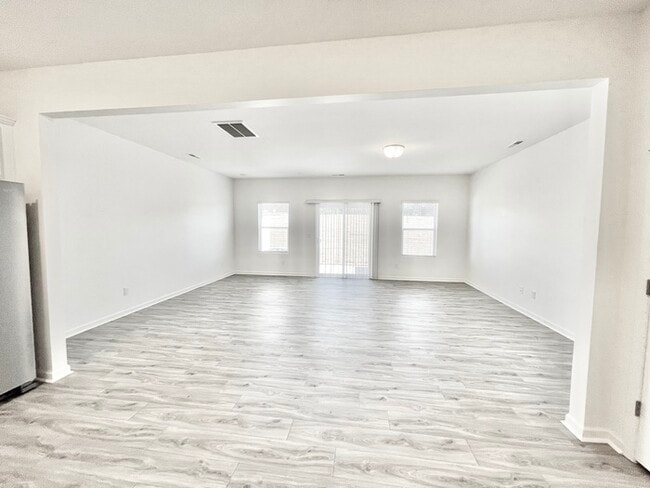 Photo - Three bedroom 2 1/2 bath townhome availabl...