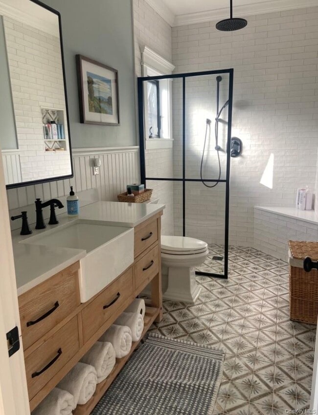 Photo - 224 Wilmot Rd