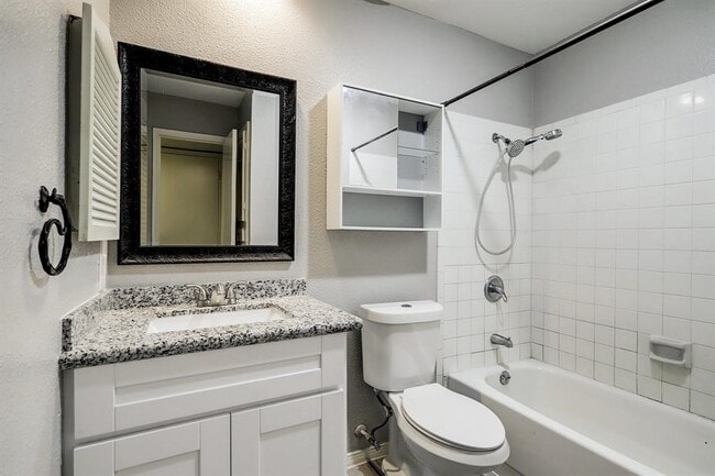 Photo - 1880 White Oak Dr Unit 177