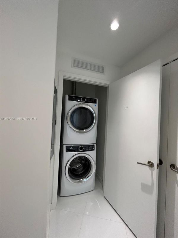 Photo - 851 NE 1st Ave Unit 4302