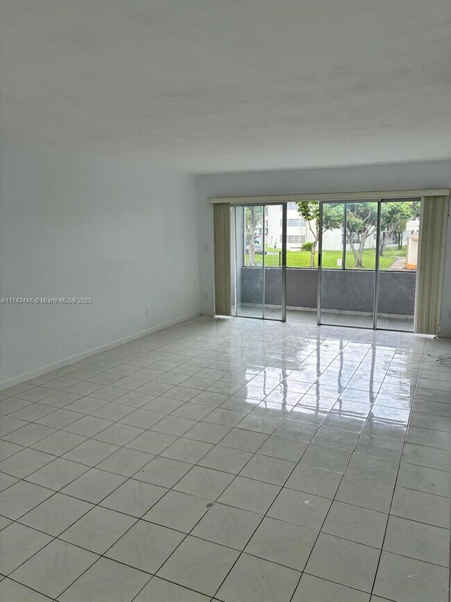 Photo - 1450 NE 191st St Unit 205