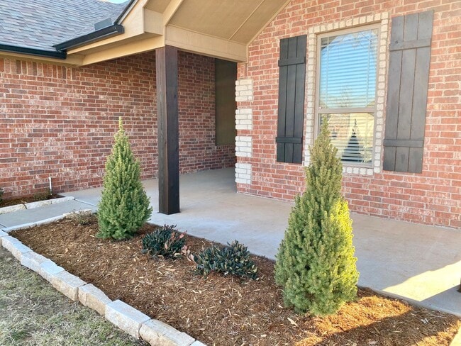 Photo - Water Front Property!!  3 Bed, 2 bath with Storm Shelter