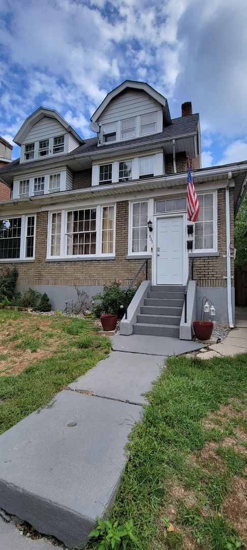 Photo - 227 S 16th St Unidad 227-2 S 16th St