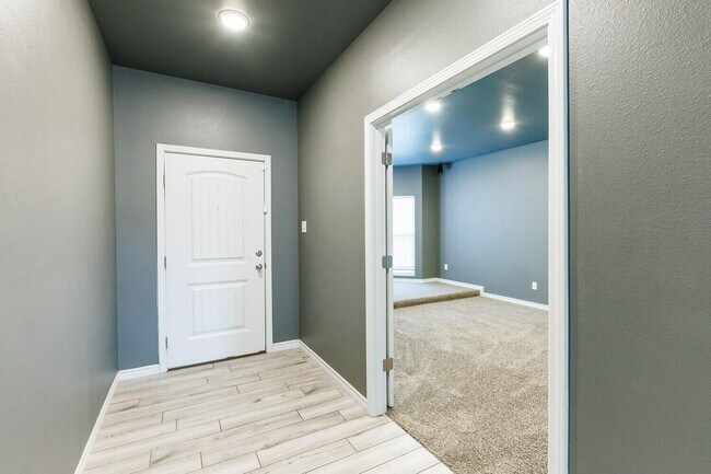 Photo - 10301 Avenue W