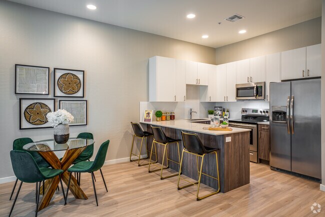 3HAB, 2,5BA - 1426SF - Monarch Luxury Townhomes - VIRTUAL & IN PE...