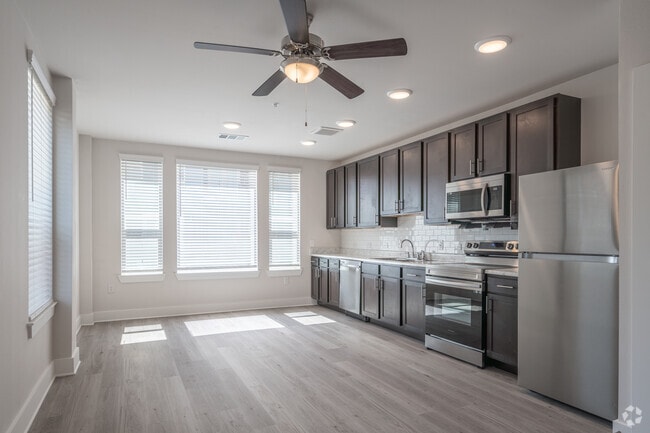 Studio, 1BA - 502SF
