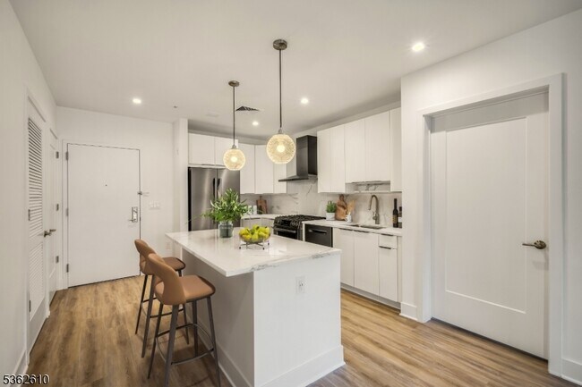 Photo - 52 Taylor Pl Unit 316