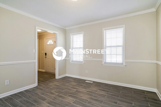 Photo - 3 Bedroom Pet-Friendly Home in Clayton, NC with Main Street Renewal