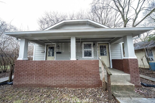 Building Photo - 2932 N Dearborn St Unit B