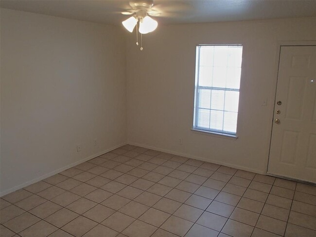 Photo - 2202 Katy Ln