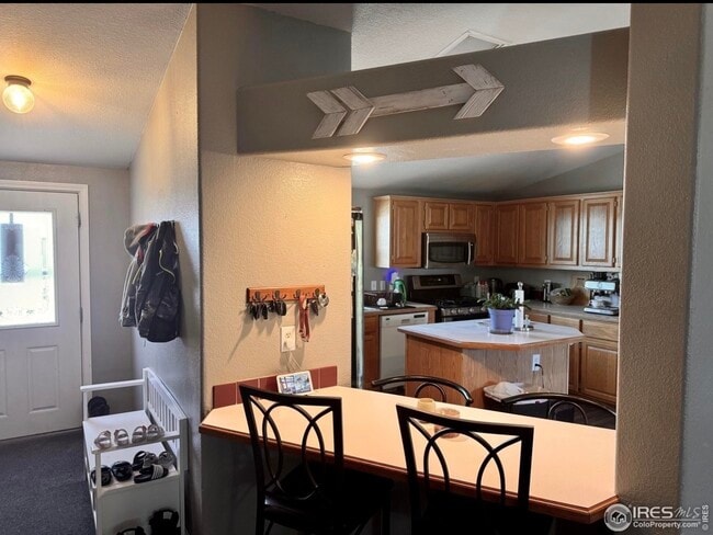 Building Photo - 14625 Bluestem St