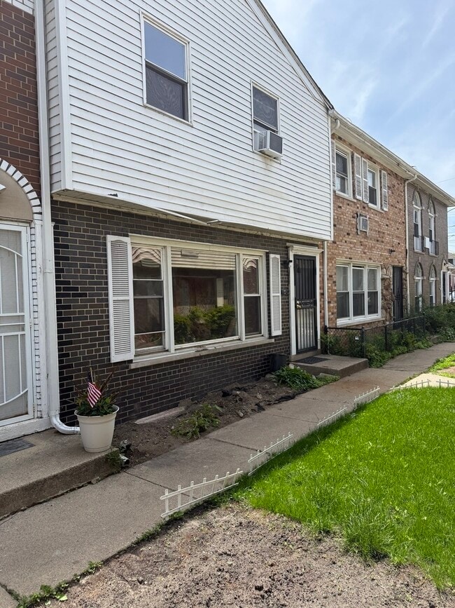 Photo - 7248 S Coles Ave Townhome