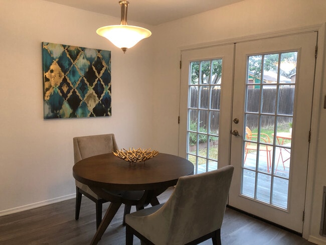 Photo - 1402 Byers Ln