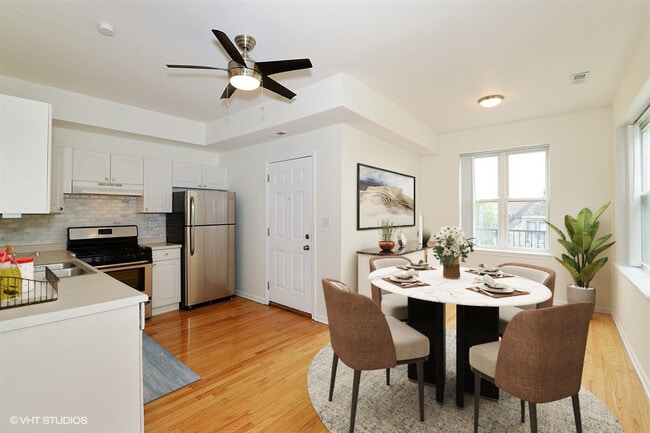 Photo - 1304 N Claremont Ave Unidad 3