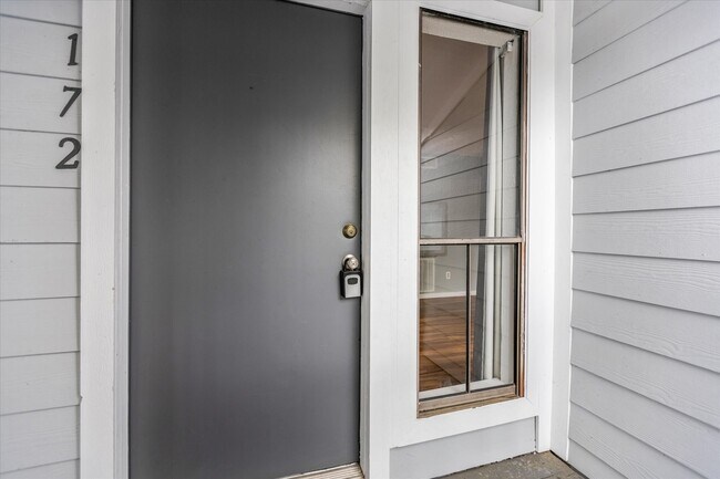 Photo - 13151 Walden Rd Unidad 172