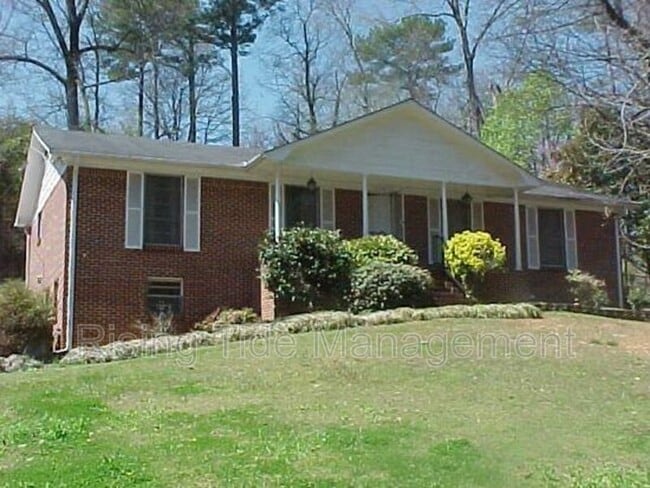 Building Photo - 1928 Poplar Dr