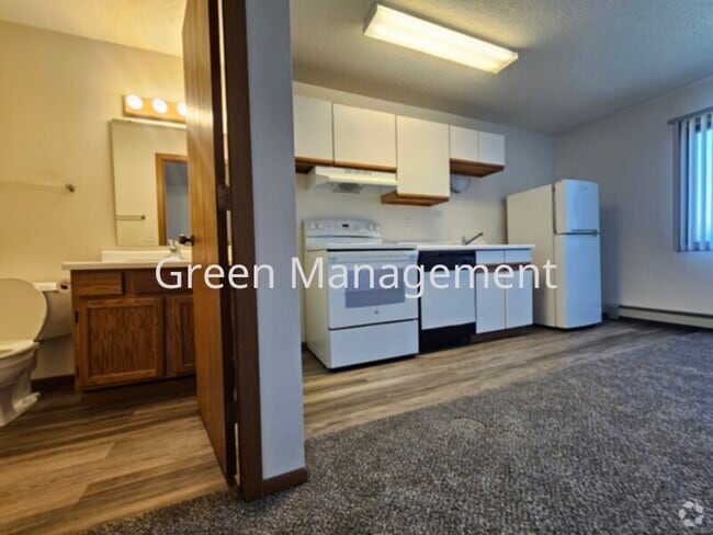 Building Photo - Efficiency/Studio with New Flooring Rental